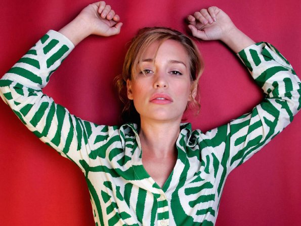 Piper-Perabo-14