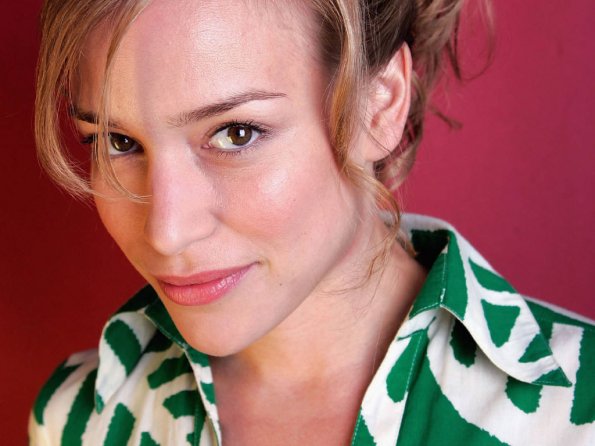Piper-Perabo-16
