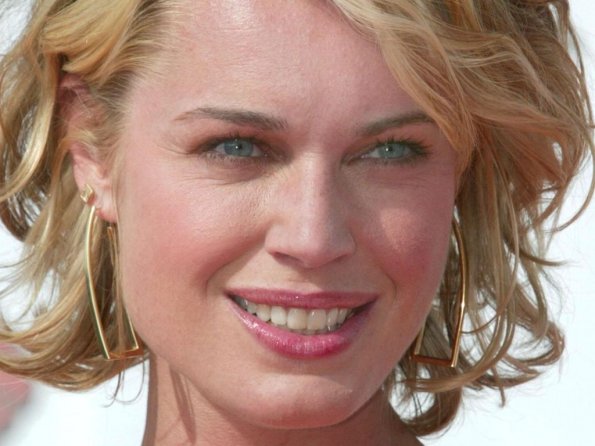 Rebecca-Romijn-44