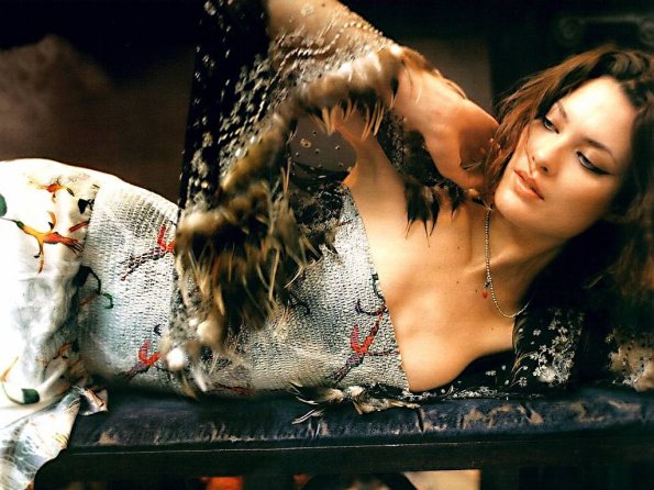 Shalom-Harlow-10