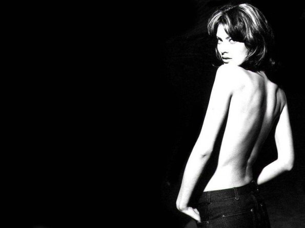 Shalom-Harlow-9