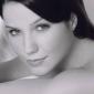 Sophia-Bush-17