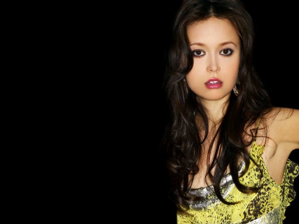 Summer-Glau-13