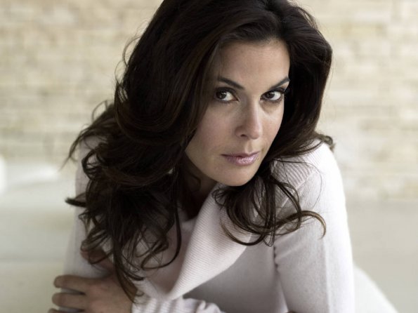 Teri-Hatcher-19