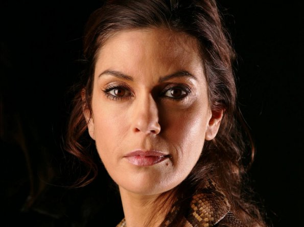 Teri-Hatcher-24