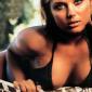 Tiffani-Amber-Thiessen-23