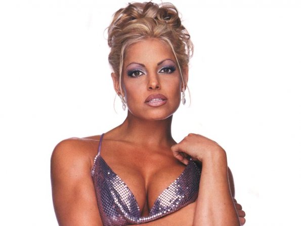 Trish-Stratus-25