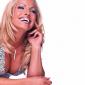 Trish-Stratus-29