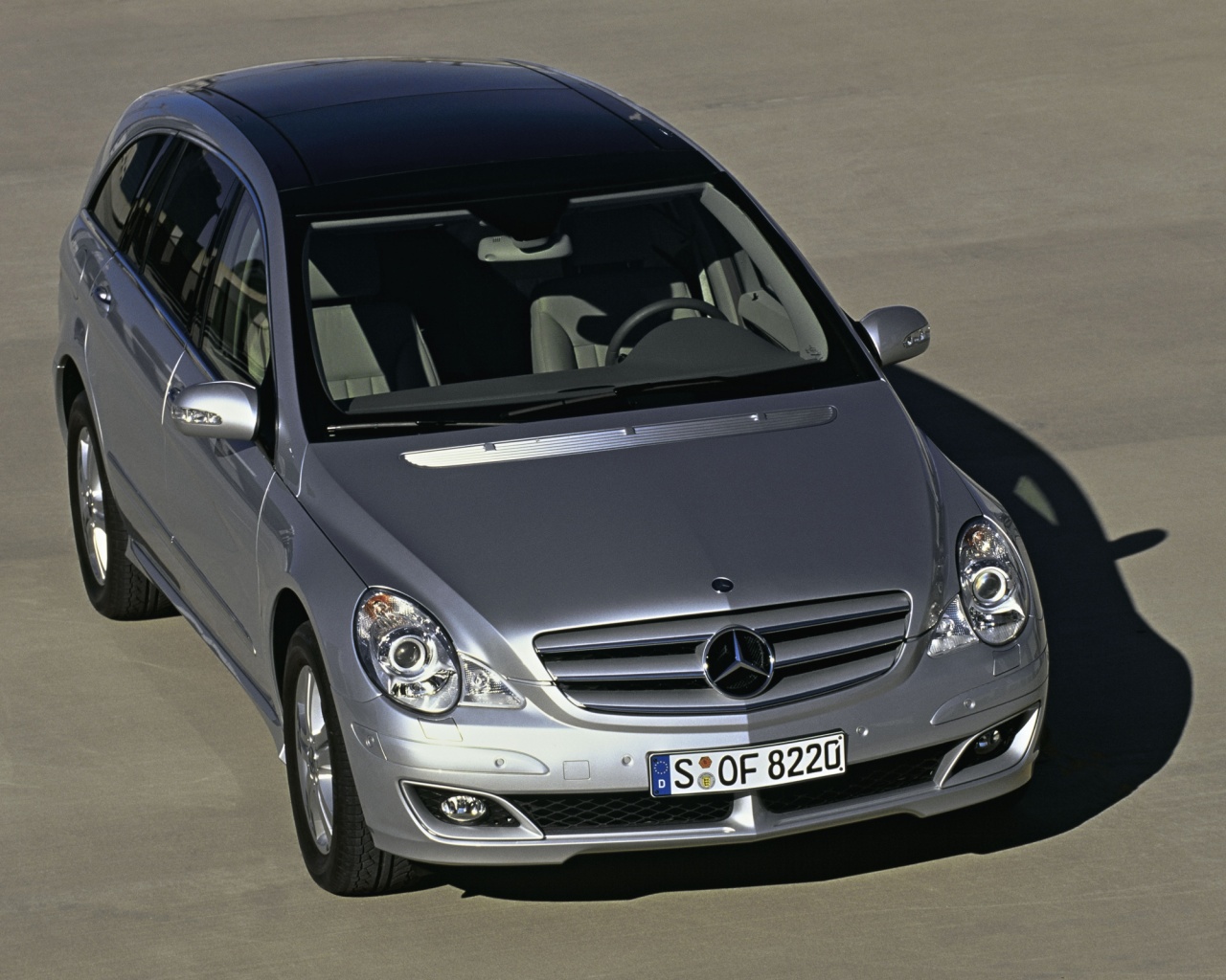 Mercedes-Benz-R-Class-1280-1024-03