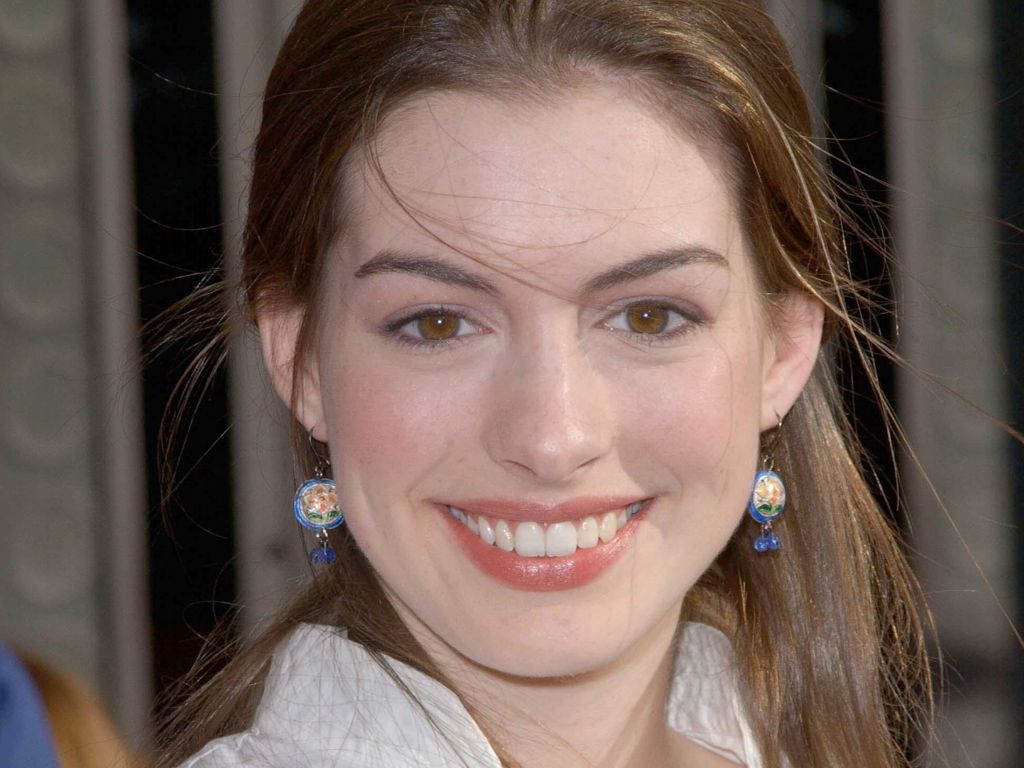 anne-hathaway-45