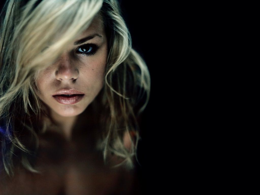 billie-piper-4
