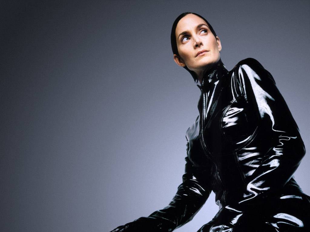 carrie-anne-moss-1