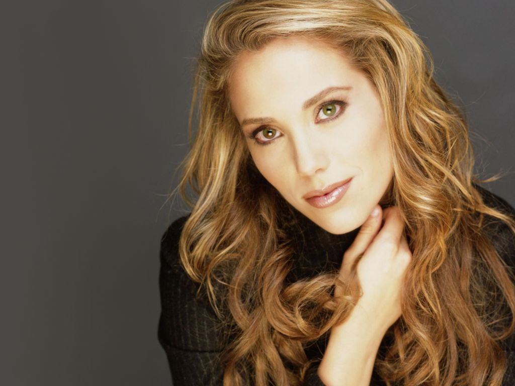 Elizabeth-Berkley-7