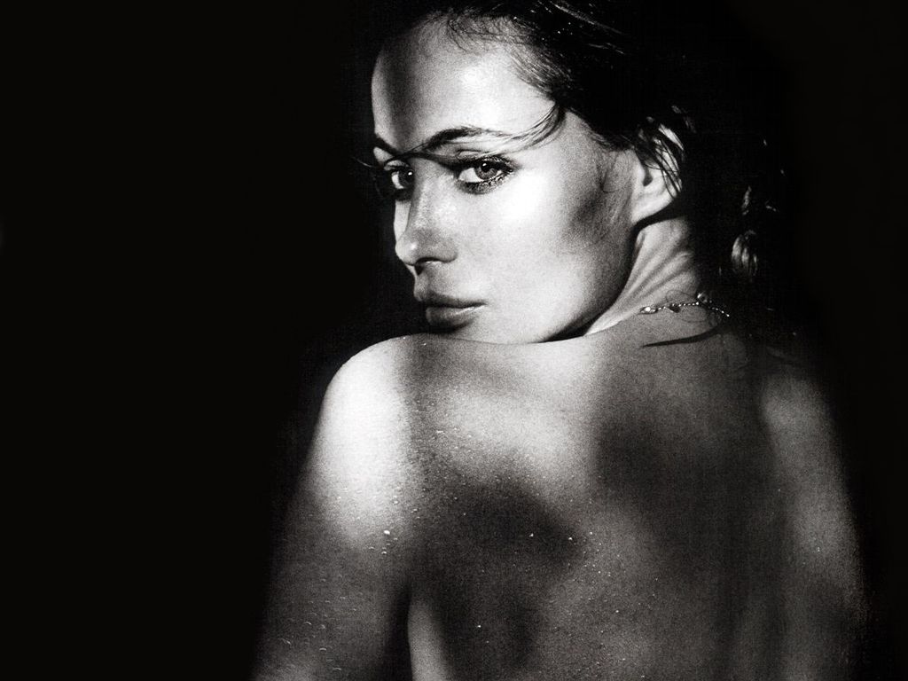 Emmanuelle-Beart-9