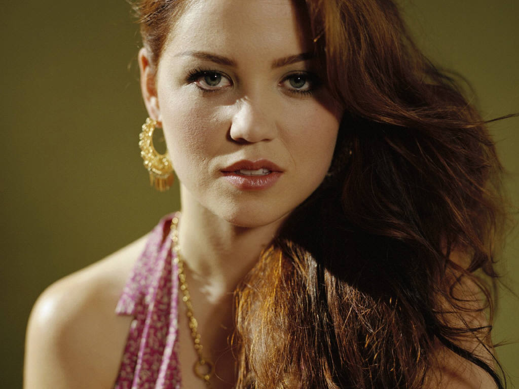 Erika-Christensen-2