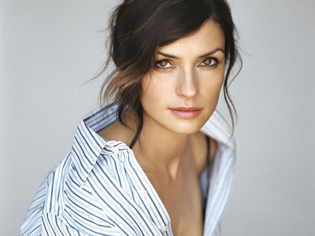 Famke-Janssen-7
