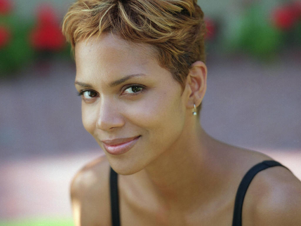 Halle-Berry-5