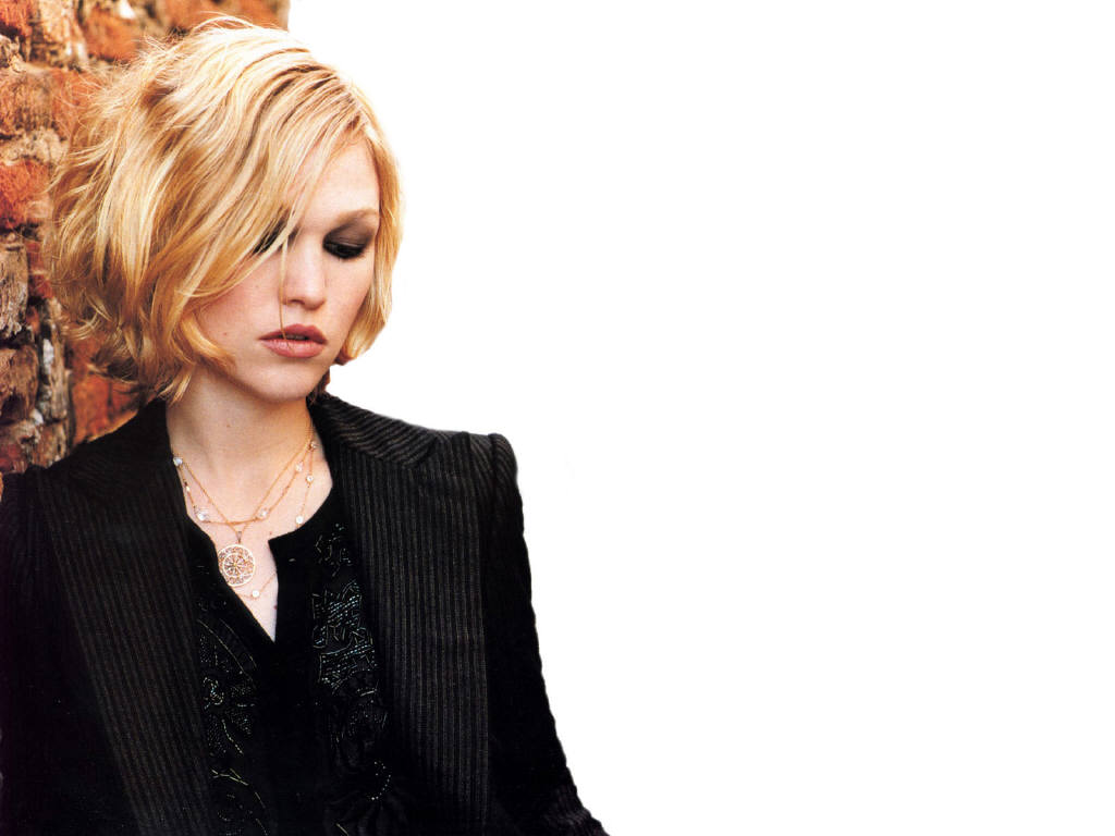 Julia-Stiles-2