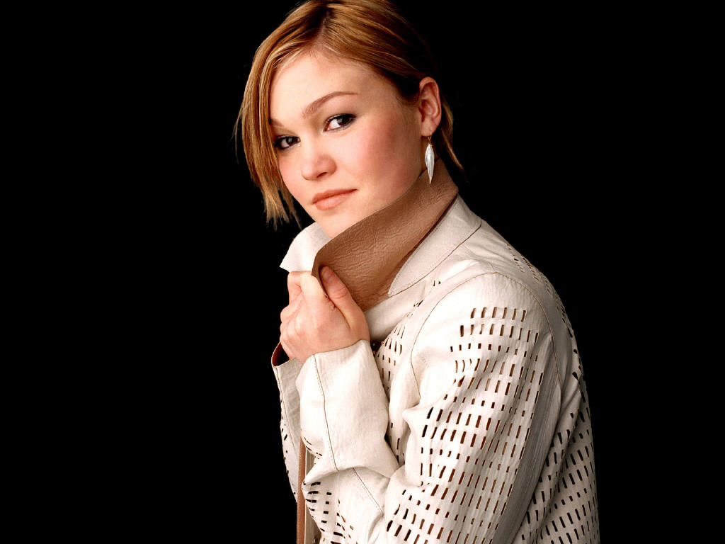 Julia-Stiles-3