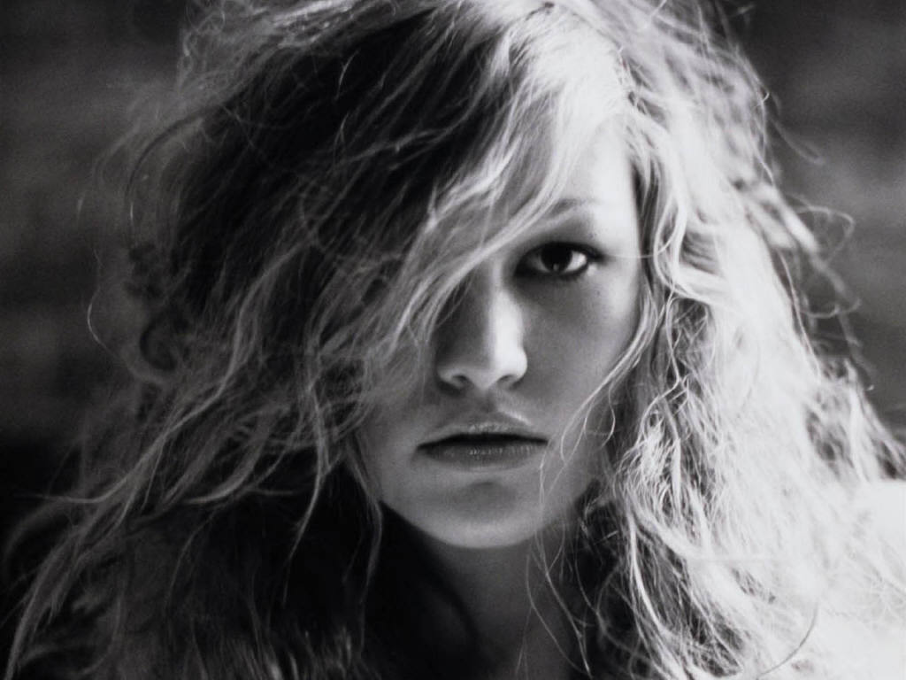 Julia-Stiles-8