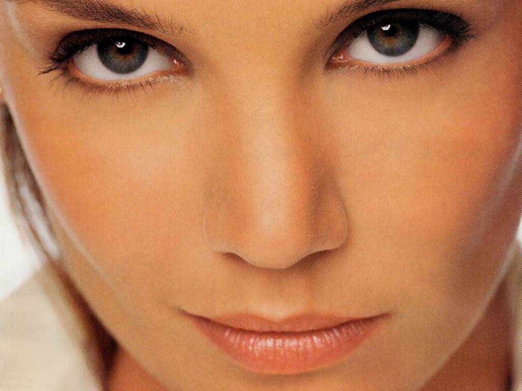 Katie-Holmes-91