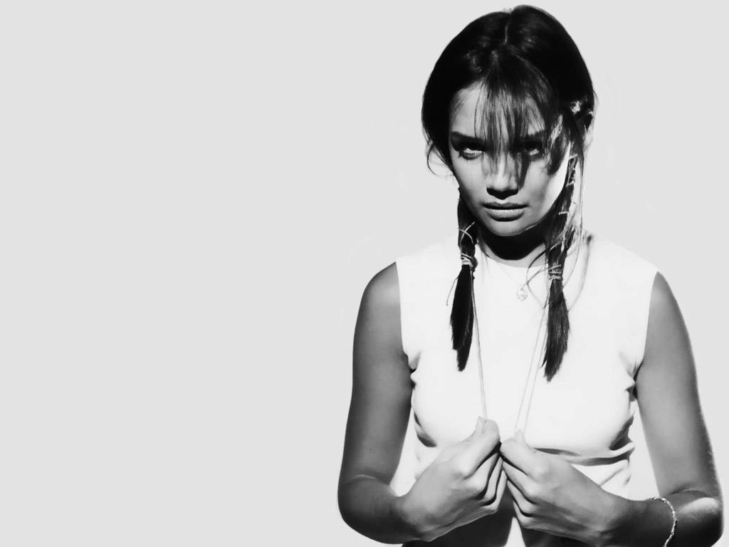 Katie-Holmes-93