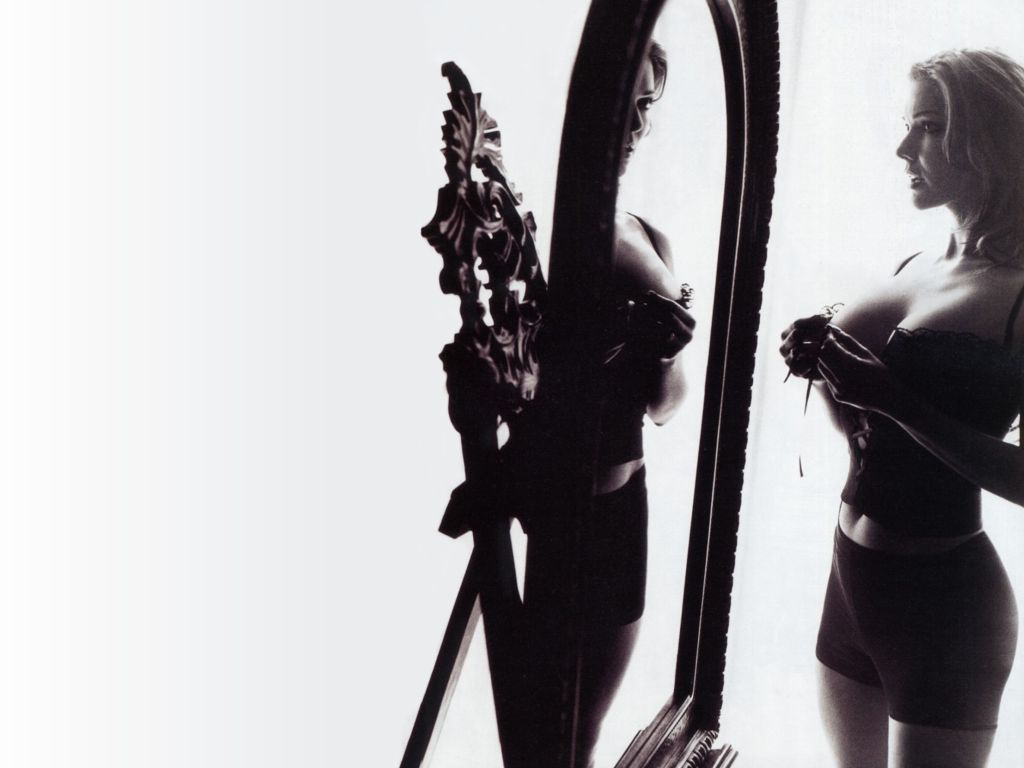 Laura-Harring-6