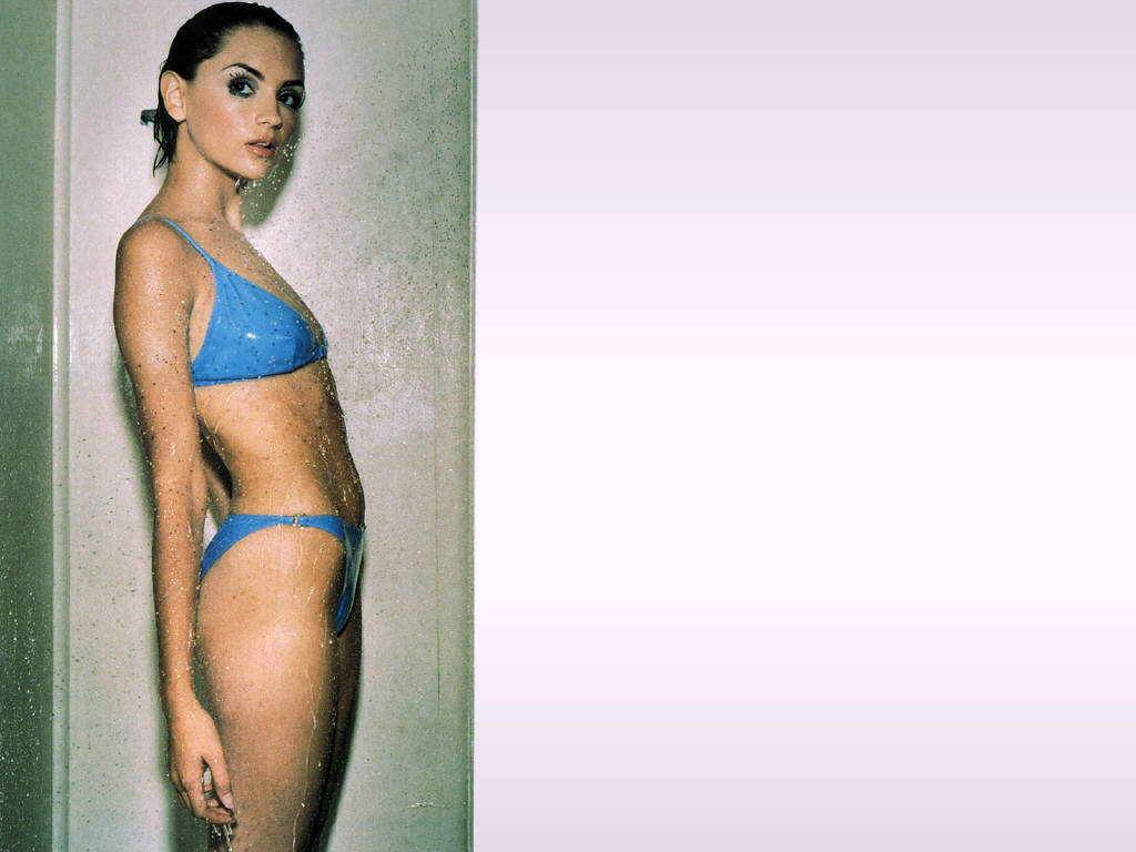 Rachael-Leigh-Cook-4