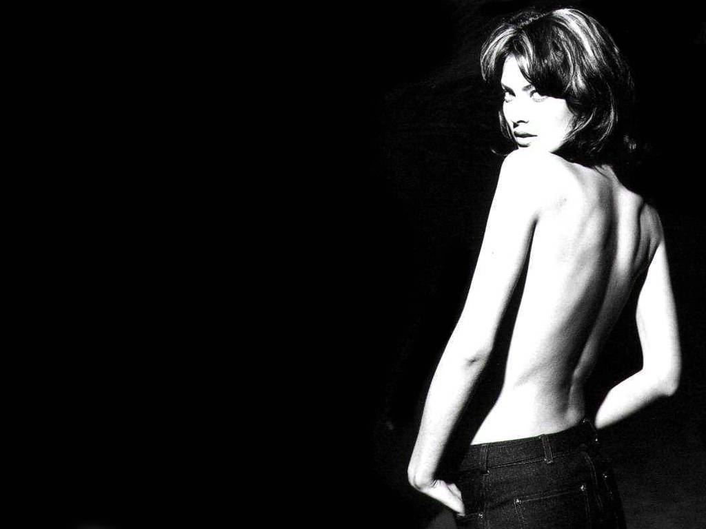 Shalom-Harlow-9