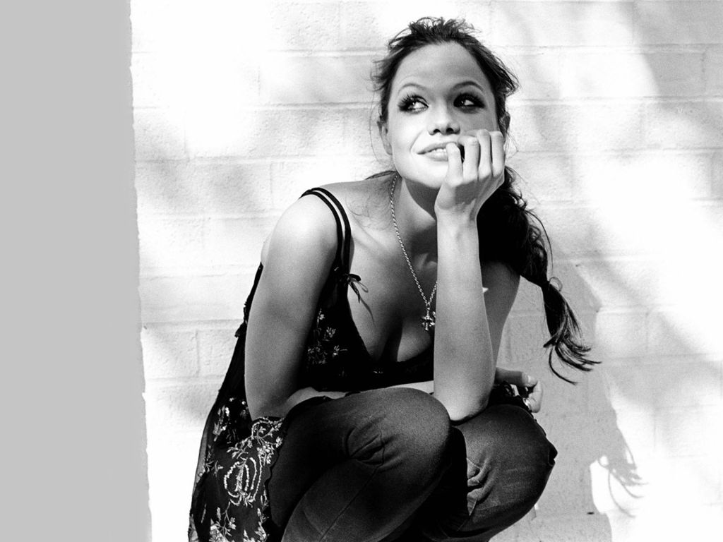 Tammin-Sursok-18