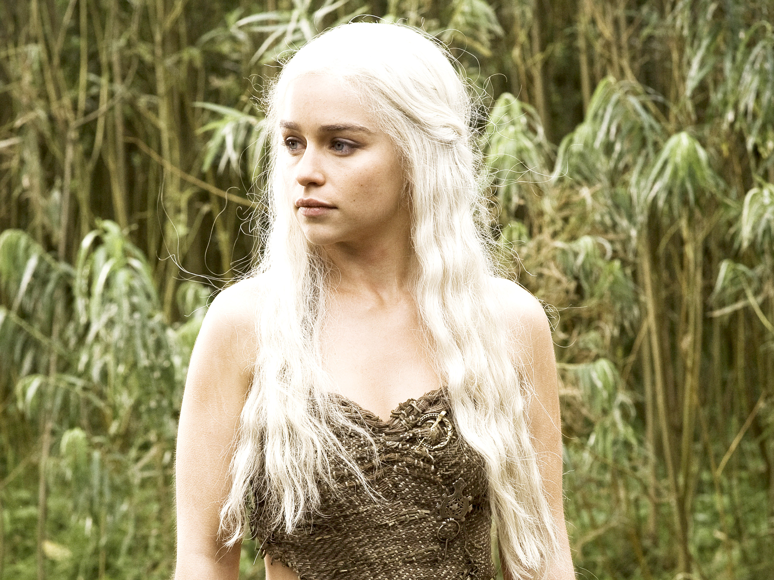 emilia-clarke-00